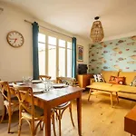 T2 En Plein Coeur Du Village & Terrasse Privee *