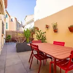 Appartement T2 En Plein Coeur Du Village & Terrasse Privee
