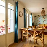 T2 En Plein Coeur Du Village & Terrasse Privee *